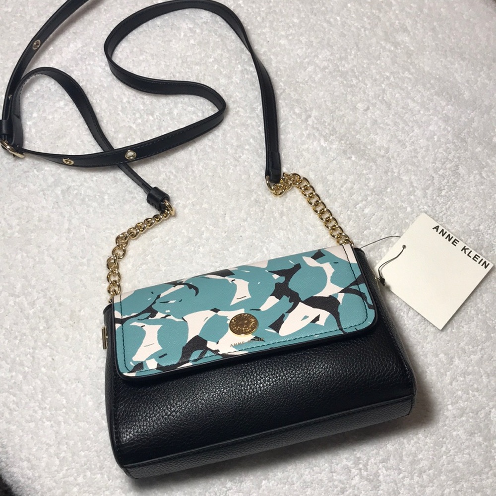 ANNE KLEIN FLORAL/BLACK CROSSBODY HANDBAG - NWT